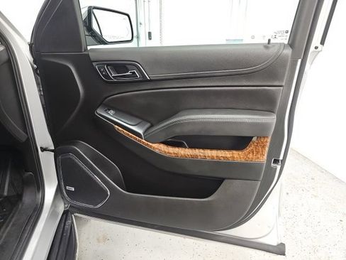 Used 2020 Chevrolet Tahoe Premier AWD/4WD image 38