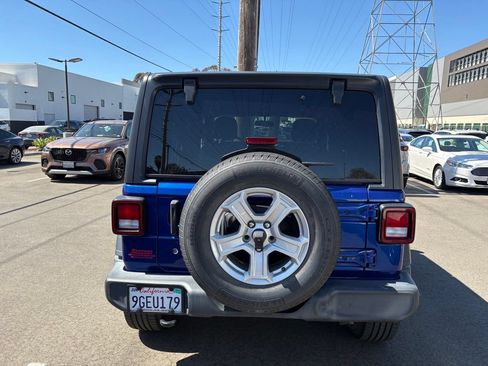 Used 2018 Jeep Wrangler Unlimited Sport S AWD/4WD image 8