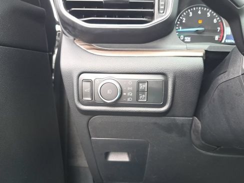 Used 2021 Ford Explorer Limited w/ Equipment Group 301A AWD/4WD image 18