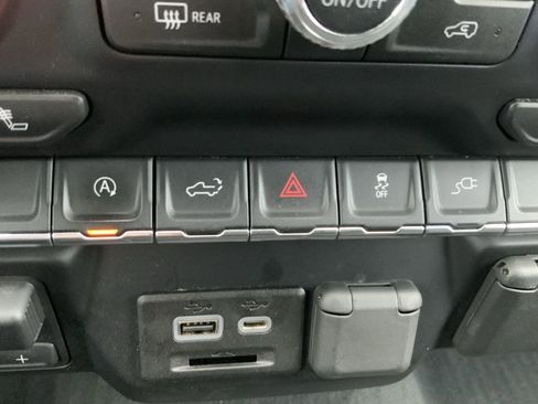 Used 2019 GMC Sierra 1500 SLE w/ SLE Value Package image 50