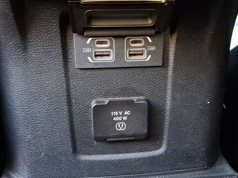 Used 2022 Jeep Gladiator Overland w/ Popular Equipment Package image 11