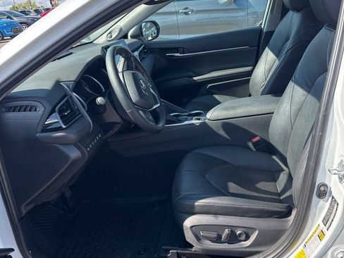 Used 2022 Toyota Camry XLE w/ Navigation Upgrade Package FWD image 13