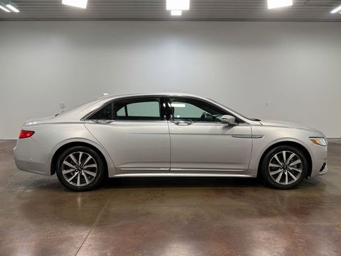 Used 2019 Lincoln Continental Premiere image 24