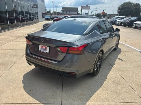 Used 2023 Nissan Altima 2.5 SR w/ SR Premium Package FWD image 7