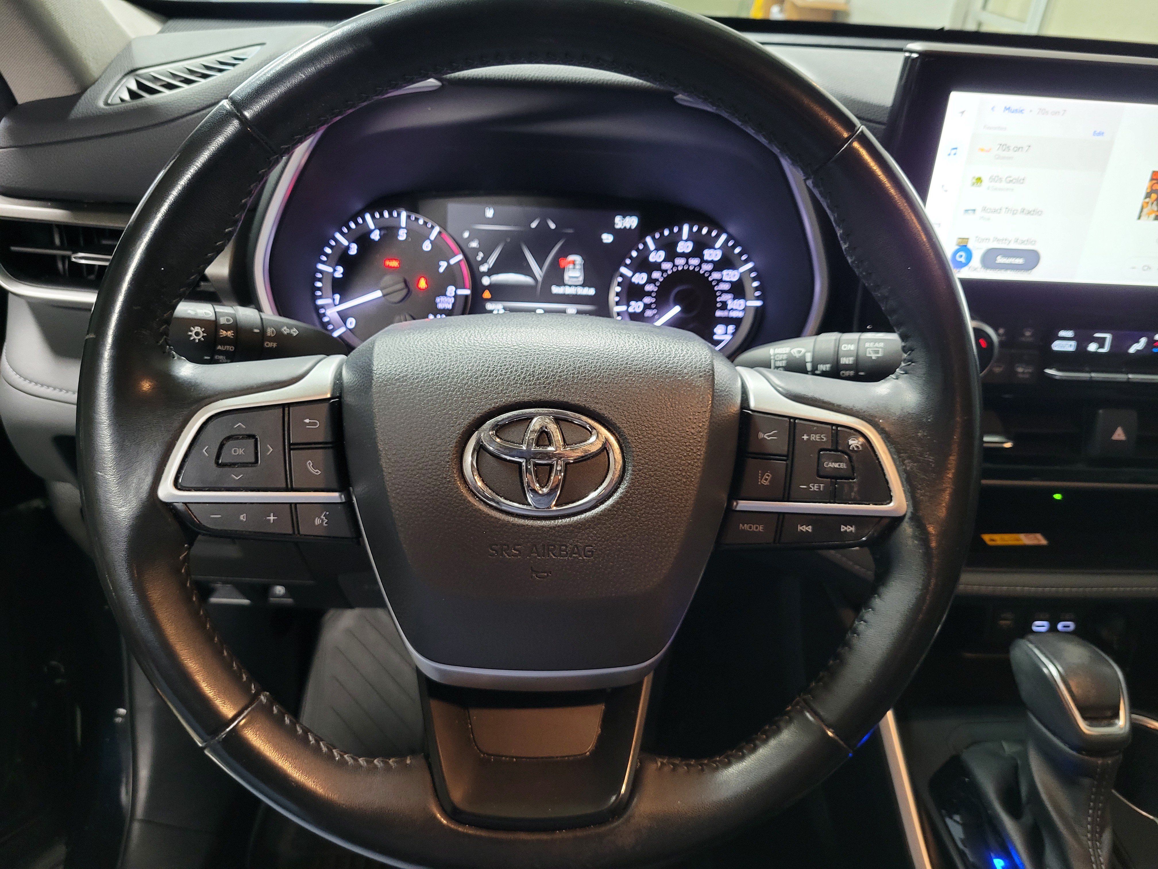Used 2023 Toyota Highlander XLE AWD/4WD image 26
