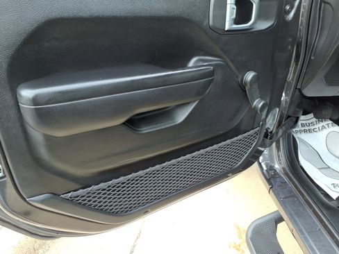 Used 2021 Jeep Wrangler Sport image 7
