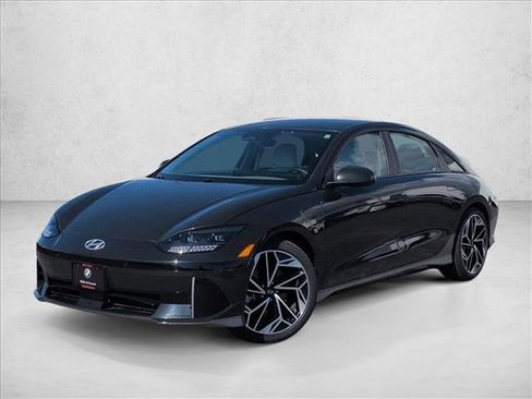 Used 2023 Hyundai Ioniq 6 SEL image 1