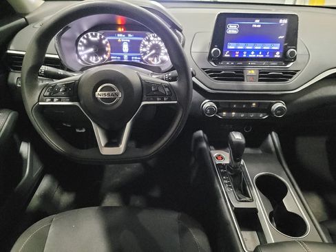 Used 2022 Nissan Altima 2.5 SV FWD image 22