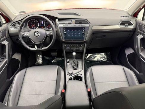Used 2019 Volkswagen Tiguan SE w/ Panoramic Sunroof Package image 30
