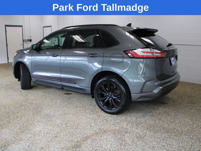 Used 2022 Ford Edge SE w/ Black Appearance Package AWD/4WD image 2