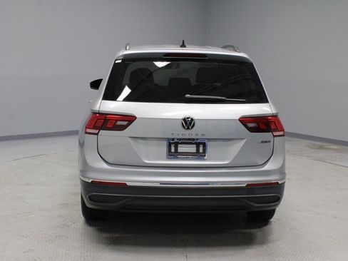 Used 2022 Volkswagen Tiguan S image 11