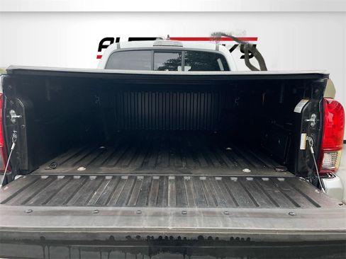 Used 2022 Toyota Tacoma SR image 23
