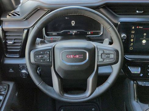 Used 2025 GMC Sierra 1500 AT4 w/ Technology Package AWD/4WD image 14
