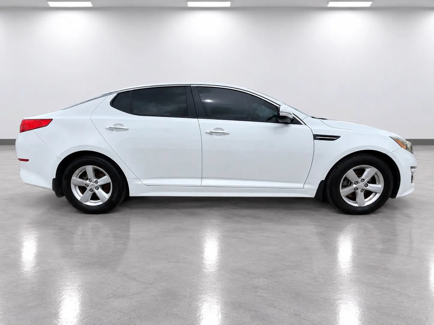 Used 2015 Kia Optima LX w/ LX Convenience Plus Package FWD image 4