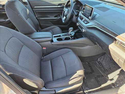 Used 2023 Nissan Altima 2.5 SV image 17