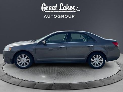 Used 2011 Lincoln MKZ image 2