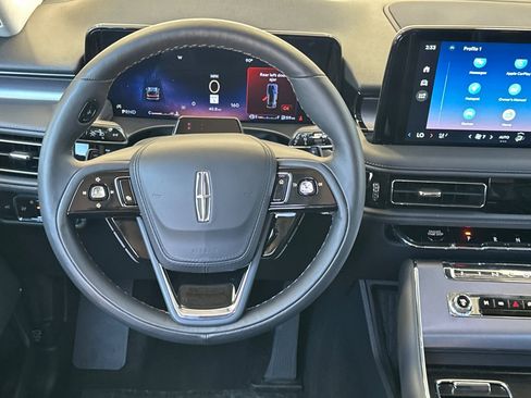 New 2025 Lincoln Aviator AWD w/ Equipment Group 101A image 13