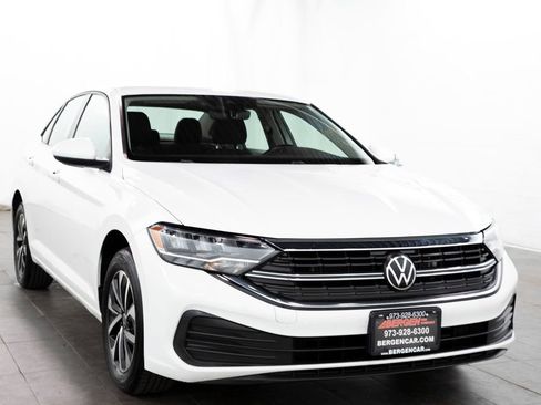 Used 2023 Volkswagen Jetta S FWD image 1