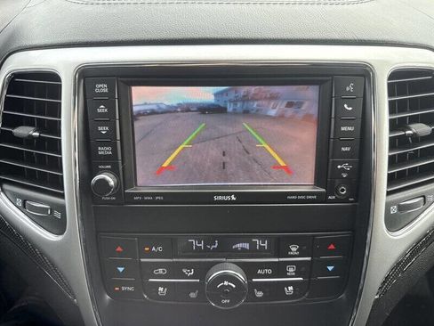 Used 2012 Jeep Grand Cherokee SRT8 w/ Luxury Group II image 30