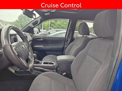 Used 2016 Toyota Tacoma TRD Sport w/ Premium & Technology Package AWD/4WD image 8