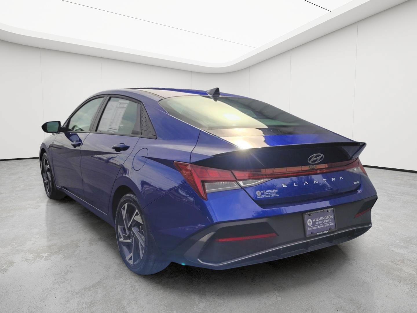 Used 2025 Hyundai Elantra SEL FWD image 4