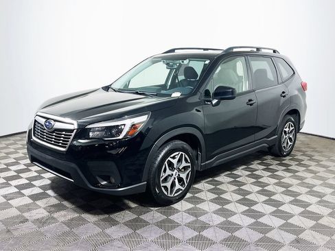 Used 2021 Subaru Forester Premium AWD/4WD image 3
