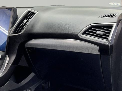 Certified 2022 Ford Edge Titanium w/ Equipment Group 301A AWD/4WD image 17