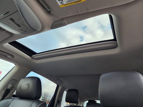 Used 2017 INFINITI QX60 AWD w/ Premium Plus Package image 16