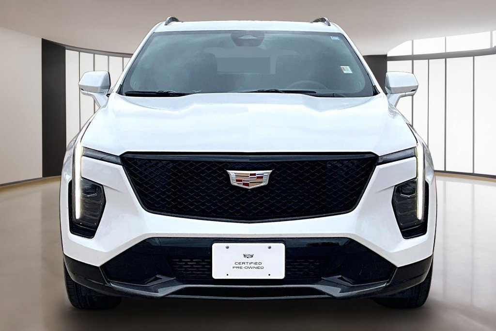 Used 2025 Cadillac XT4 Sport FWD image 3