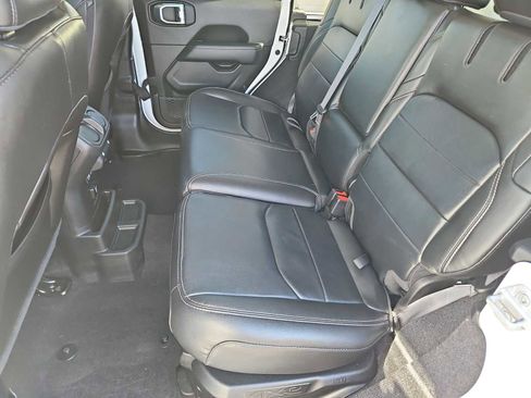 Used 2023 Jeep Wrangler Sahara image 18