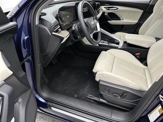 Used 2025 Audi Q5 Premium Plus w/ Premium Plus AWD/4WD image 11