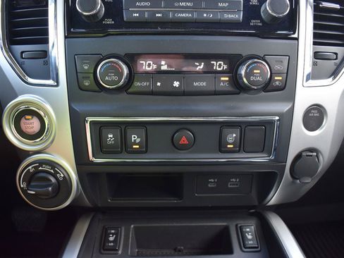 Used 2021 Nissan Titan SV w/ SV Convenience Package AWD/4WD image 40