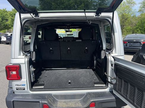 Used 2022 Jeep Wrangler Unlimited Rubicon 4xe w/ Steel Bumper Group AWD/4WD image 15