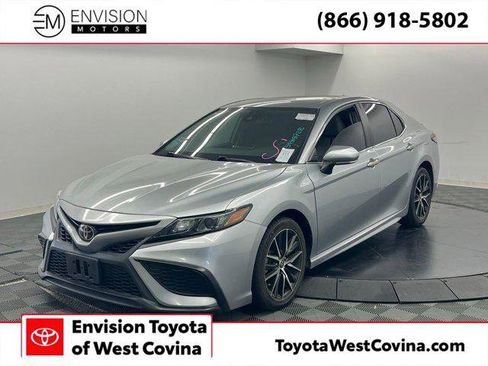 Certified 2022 Toyota Camry SE image 1