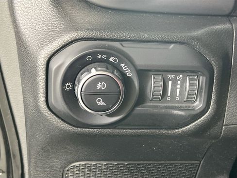 Used 2022 Jeep Gladiator Sport AWD/4WD image 10