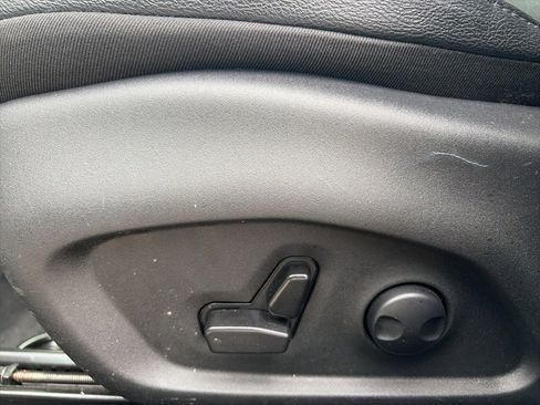 Used 2025 Jeep Compass Limited image 20