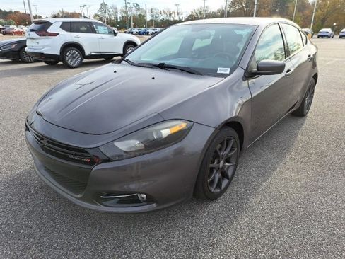 Used 2015 Dodge Dart SXT image 2