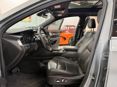 Used 2023 Cadillac XT6 Premium Luxury FWD image 11