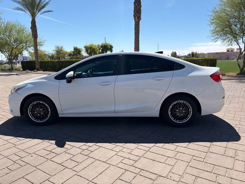Used 2017 Chevrolet Cruze LS image 5