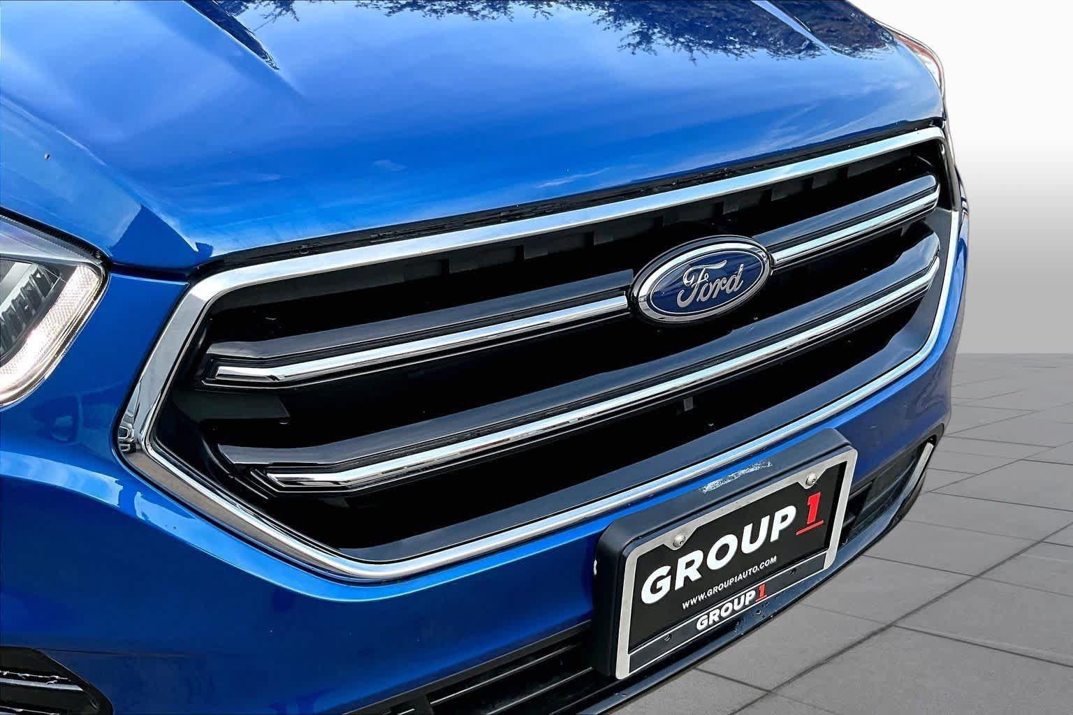 Used 2018 Ford Escape SE w/ SE Sport Appearance Package AWD/4WD image 29