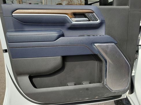 Used 2024 Chevrolet Silverado 2500 High Country w/ High Country Premium Package image 18