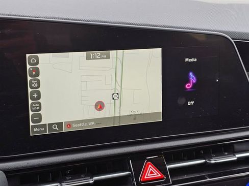 Certified 2023 Kia Niro EX image 28