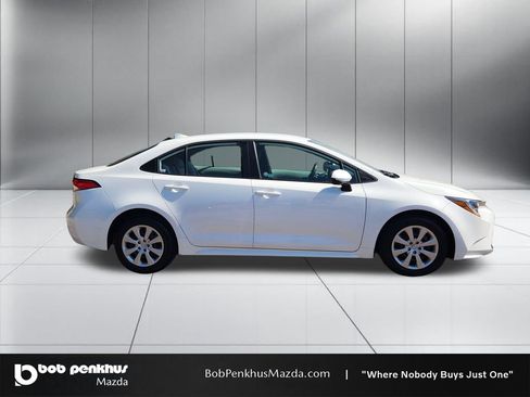 Used 2026 Toyota Corolla LE FWD image 24