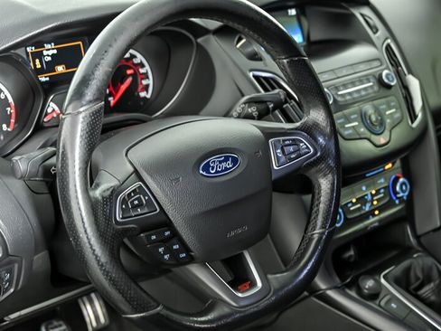 Used 2018 Ford Focus ST FWD image 17