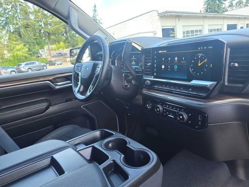 Used 2024 Chevrolet Silverado 1500 RST AWD/4WD image 10