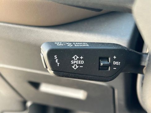 Used 2025 Audi Q5 Premium w/ Convenience Package image 27