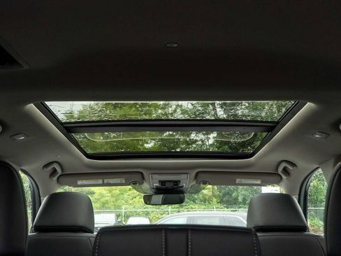 New 2025 Honda Pilot Touring image 14