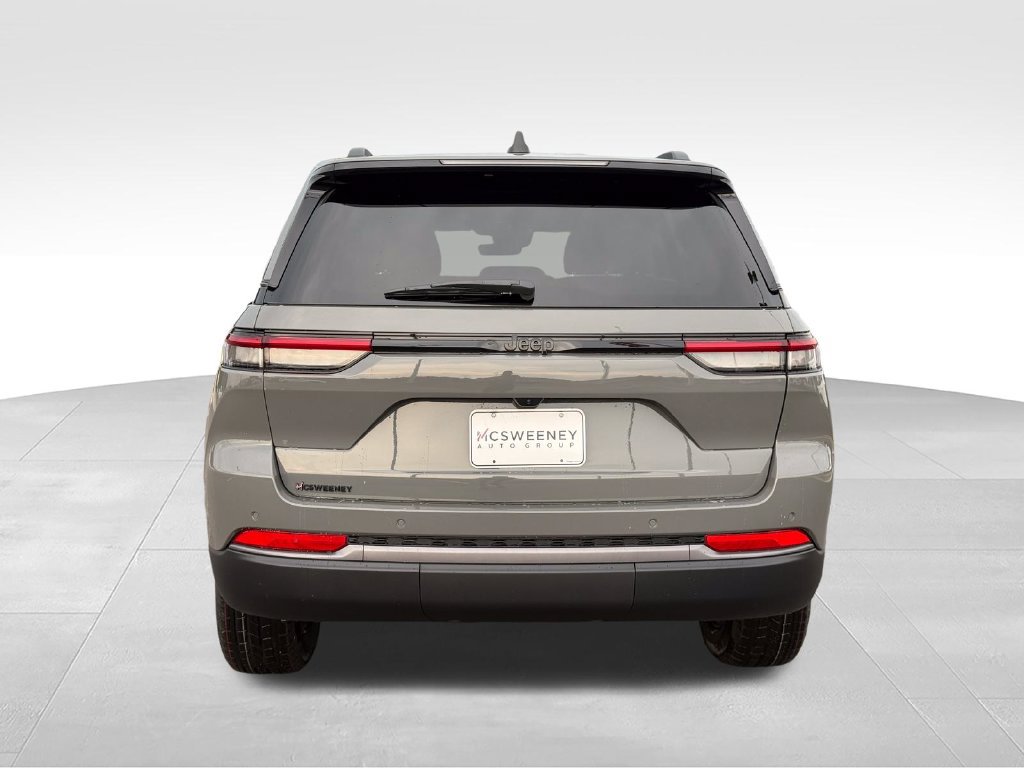 New 2027 Jeep Grand Cherokee Altitude RWD image 27