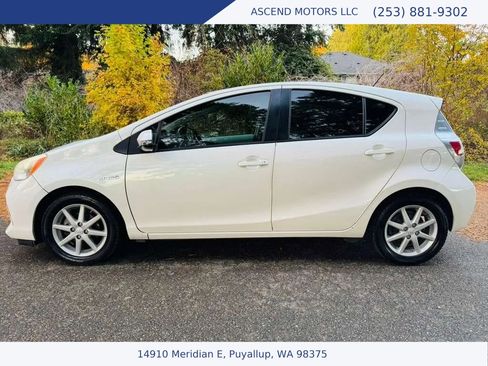 Used 2014 Toyota Prius C Four image 2