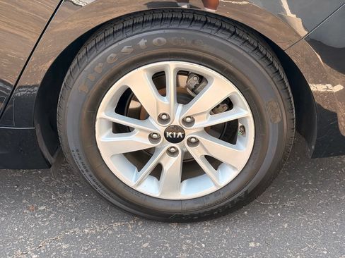 Used 2017 Kia Optima LX FWD image 6